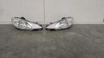 Peugeot 206 een set koplampen  beschikbaar voor biedingen