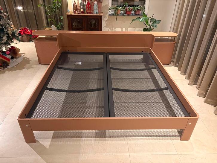 Hele gave Auping Auronde 180x200 dusty red met achterwand, Huis en Inrichting, Slaapkamer | Bedden, Zo goed als nieuw, Tweepersoons