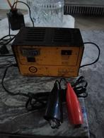 Oude acculader - Universele acculader, Ophalen of Verzenden, Gebruikt, Universele onderdelen