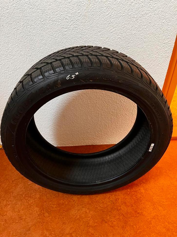 Goodyear UltraGrip 205/45/18 winterband bmw stermarkering, Auto diversen, Tuning en Styling, Ophalen of Verzenden