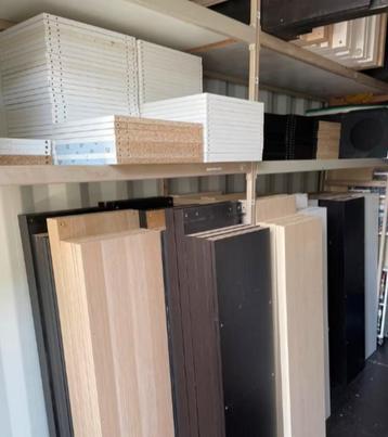 WIJ KOPEN IKEA KALLAX EN EXPEDIT beschikbaar voor biedingen