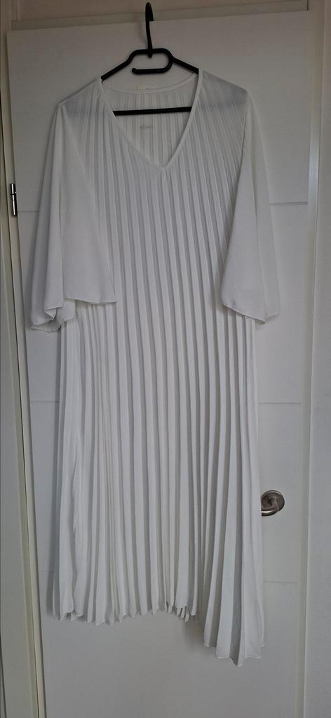63)Te koop nieuwe off white plooi jurk 1maat ongv.50/52, Kleding | Dames, Grote Maten, Nieuw, Jurk, Wit, Ophalen of Verzenden
