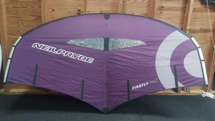 Neilpryde Firefly 5.5 m PRO Aluula Demo Wing, Watersport en Boten, Wingsurfen, Zo goed als nieuw, Wingsurf-wing, Ophalen of Verzenden