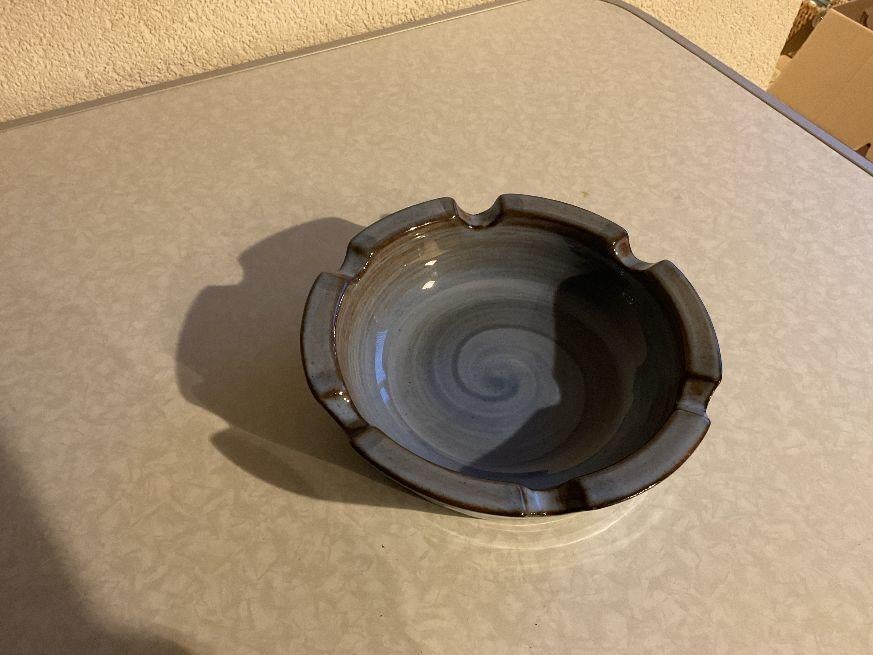 Volendams aardewerk blauw asbak, Huis en Inrichting, Keuken | Servies, Overige typen, Ophalen of Verzenden, Zo goed als nieuw