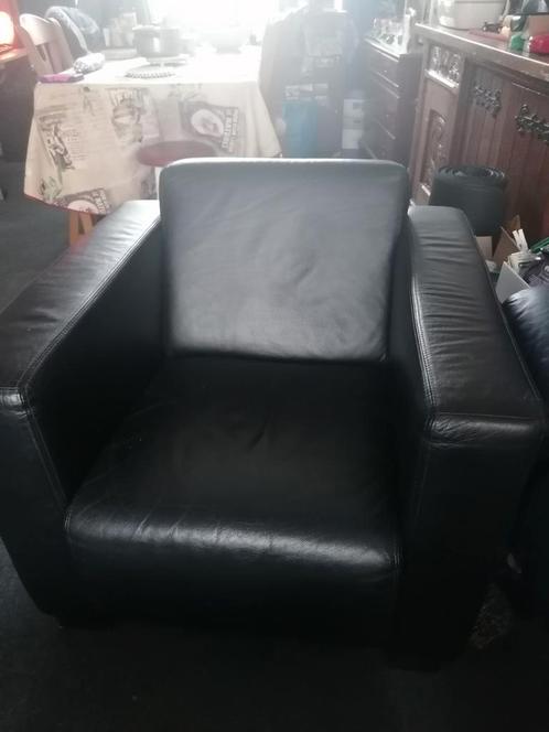 Fautails 2 stuks zwart leer zitten heerlijk merk  in House., Huis en Inrichting, Fauteuils, Zo goed als nieuw, Leer, 50 tot 75 cm