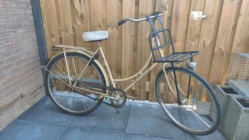 Oma fiets  beschikbaar voor biedingen