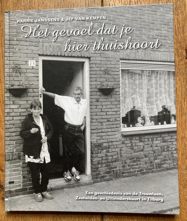 Tilburg - Trouwlaan, Zeeheldenbuurt en Uitvindersbuurt, Boeken, Geschiedenis | Stad en Regio, Zo goed als nieuw, 20e eeuw of later