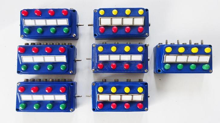 7 Marklin schakelaars 7072 7210 7211, Hobby en Vrije tijd, Modeltreinen | H0, Zo goed als nieuw, Transformator of Voeding, Gelijkstroom of Wisselstroom