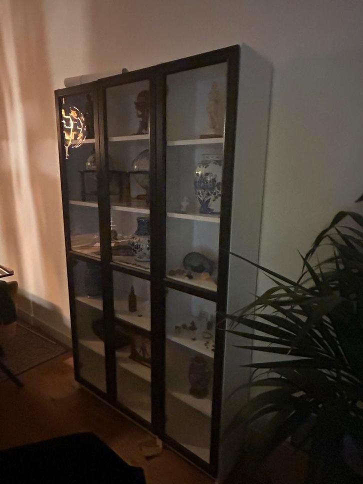 Mooie Vitrinekast met glazen deuren, Huis en Inrichting, Kasten | Boekenkasten, Gebruikt, 100 tot 150 cm, 200 cm of meer, 25 tot 50 cm