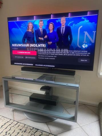 Design TV meubel. beschikbaar voor biedingen