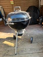 Weber master touch 57 cm met hoes, Tuin en Terras, Houtskoolbarbecues, Ophalen, Gebruikt
