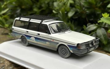 Volvo 240 Polar Artic SandlundArt stoffig wit beschikbaar voor biedingen