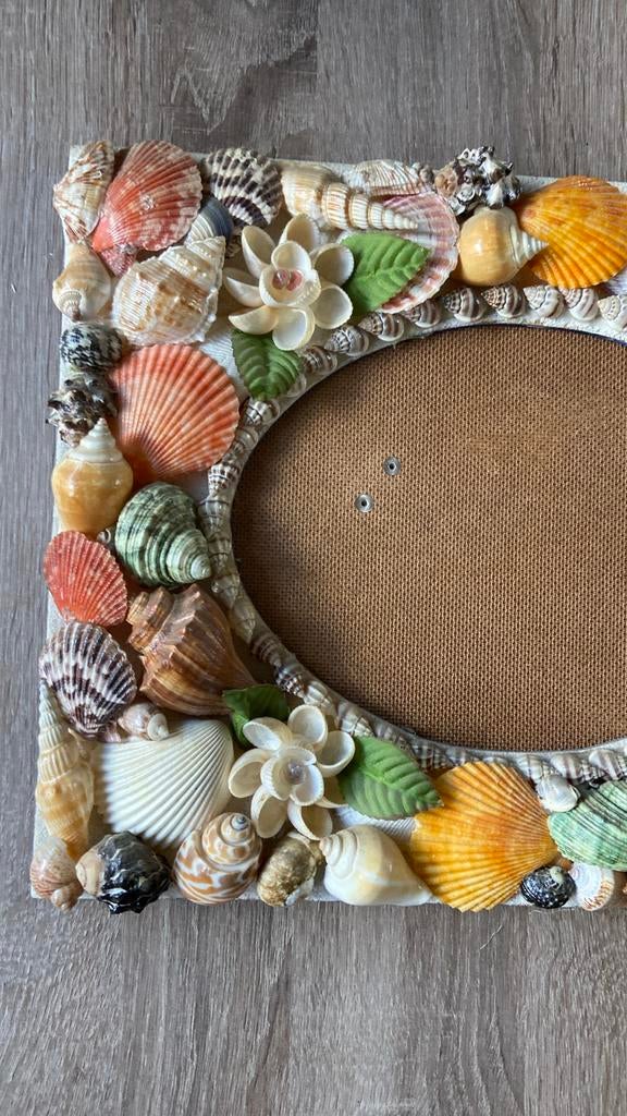 Handgemaakte fotolijst met schelpen, Ophalen of Verzenden, Zo goed als nieuw