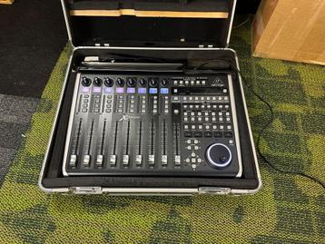 Behringer X-touch controller beschikbaar voor biedingen