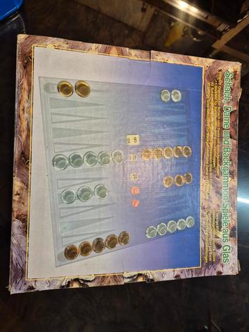 Schach Dame Backgammon Glas  beschikbaar voor biedingen