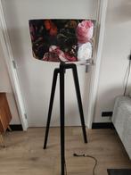Te koop mooie staande vloerlamp, Ophalen, Zo goed als nieuw, 150 tot 200 cm