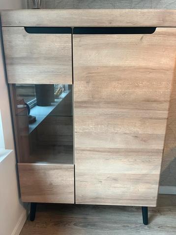 Bijna nieuwe dressoirkast - 90x135x40 cm beschikbaar voor biedingen