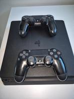 ps4 met 2 controlers in goede staat., Spelcomputers en Games, Ophalen, Zo goed als nieuw, Met 2 controllers