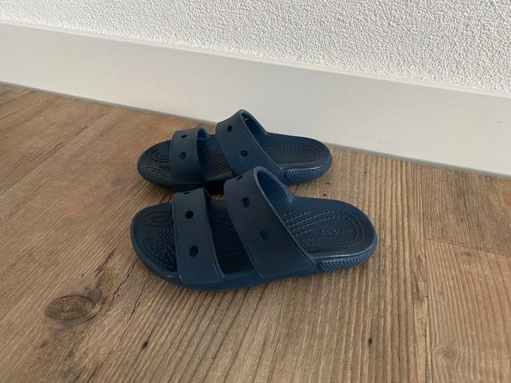 (NIEUW) donkerblauwe CROCS maat 28-29 / C11, Kinderen en Baby's, Kinderkleding | Schoenen en Sokken, Zo goed als nieuw, Overige typen