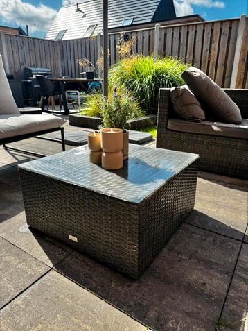 Salontafel met glasplaat voor loungeset beschikbaar voor biedingen