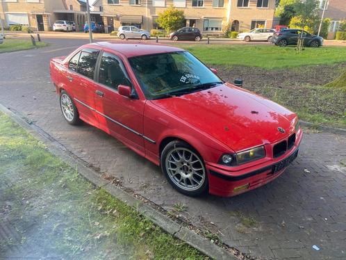BMW 3-Serie 1.6 I 316 U9 1993 Rood, Auto's, BMW, Particulier, 3-Serie, Benzine, Sedan, Handgeschakeld, Origineel Nederlands, Rood