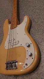Fender Precision Bass 1982 Ivory, Muziek en Instrumenten, Snaarinstrumenten | Gitaren | Bas, Ophalen of Verzenden, Gebruikt