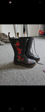 Mooie hoge dameslaarzen van Air Wair Dr. Martens, Kleding | Dames, Ophalen, Zo goed als nieuw, Zwart, Hoge laarzen