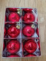 8: 6 x glazen kerstballen rood.3 x effen + 3 x print ZGAN, Ophalen of Verzenden, Zo goed als nieuw