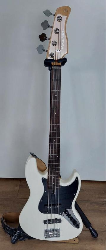 Sire Marcus Miller V3 Basgitaar + Toebehoren beschikbaar voor biedingen