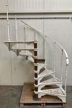 Antieke victoriaanse wentel/ spil trap giet ijzer., Doe-het-zelf en Verbouw, Ladders en Trappen, Ophalen, Gebruikt, Trap, 2 tot 4 meter