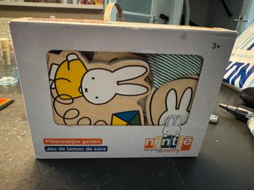 Nijntje pittenzakjes gooien beschikbaar voor biedingen