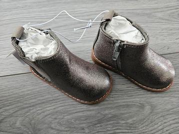 Laarsjes maat 20/21 beschikbaar voor biedingen