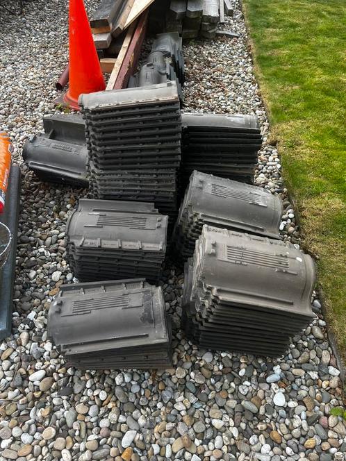 KDN + Monier VH-V zwarte keramische dakpannen + gevelpannen, Doe-het-zelf en Verbouw, Dakpannen en Dakbedekking, Zo goed als nieuw