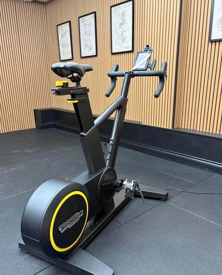 Technogym SkillBike - Zo goed als nieuw!, Sport en Fitness, Fitnessapparatuur, Zo goed als nieuw, Spinningfiets, Benen, Metaal