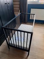 zwart ledikant Puck met matras, Kinderen en Baby's, Zo goed als nieuw, Ophalen