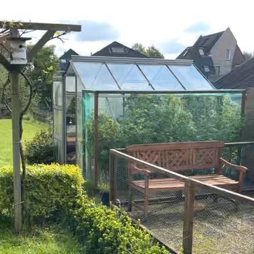 Oud kasje / hobbykas / kweekkas beschikbaar voor biedingen