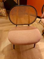 Stoel van Zuiver met rieten en roze details, Huis en Inrichting, Stoelen, Ophalen, Overige kleuren, Riet of Rotan, Zo goed als nieuw