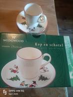 4 kop en schotel Albert Heijn kerst servies, Ophalen of Verzenden, Zo goed als nieuw, Porselein, Kop en/of schotel