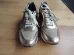 Super leuke goud-kleurige sneakers maat 38, Kleding | Dames, Schoenen, Overige kleuren, Anna van Toor, Ophalen of Verzenden, Sneakers of Gympen