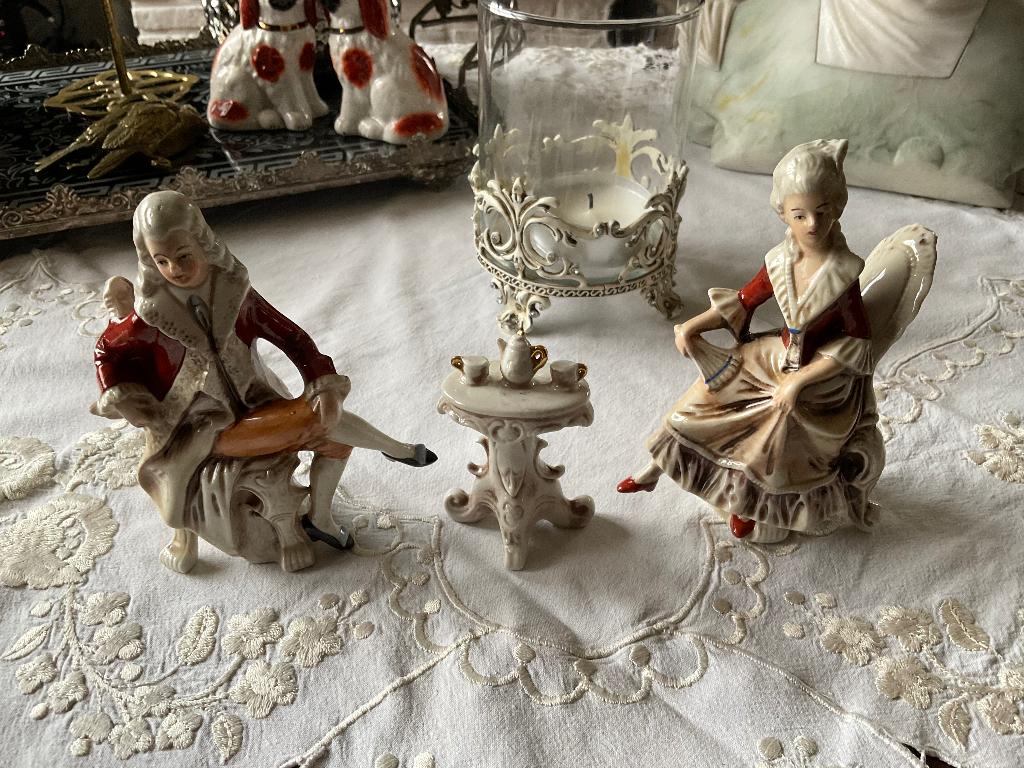 Duits porselein Rococo koppel met theetafel, Antiek en Kunst, Antiek | Porselein, Ophalen of Verzenden