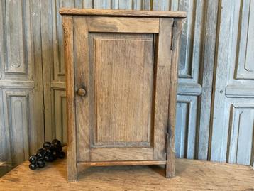 Kastje Hangkastje Verzamelkastje Frans eikenhout beschikbaar voor biedingen