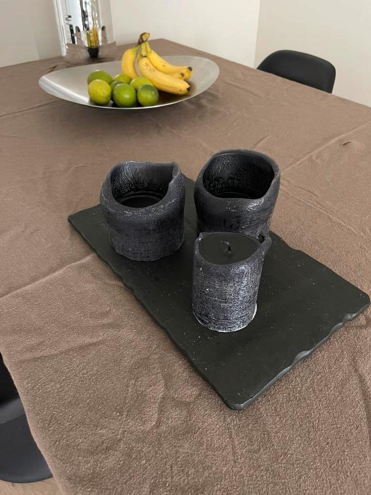 Zara home plateau steen kaarsen zwart japandi stijl, Huis en Inrichting, Woonaccessoires | Kandelaars en Kaarsen, Zo goed als nieuw