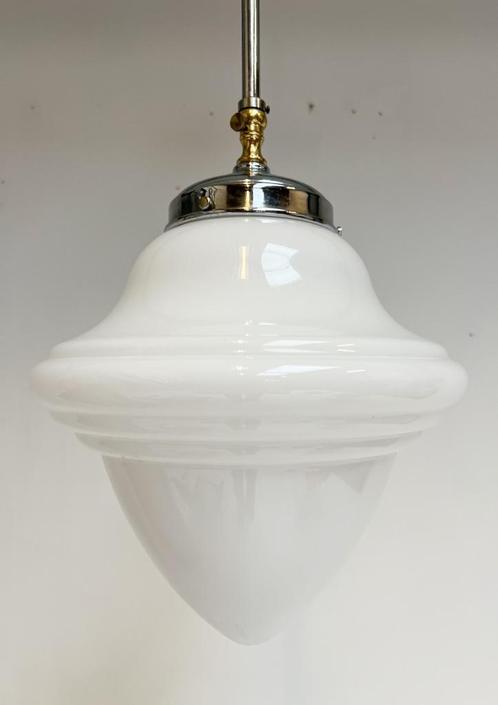Opaalglazen Art Deco plafondlamp uit de 1960’s, Huis en Inrichting, Lampen | Hanglampen, Gebruikt, Minder dan 50 cm, Glas, Metaal
