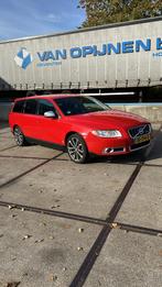 Volvo V70 2.5 T AUT 2010, Auto's, Volvo, 1800 kg, Zwart, Lederen bekleding, 2521 cc