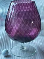 Glazen vaas bokaalglas op voet groot paars, Ophalen of Verzenden, Zo goed als nieuw