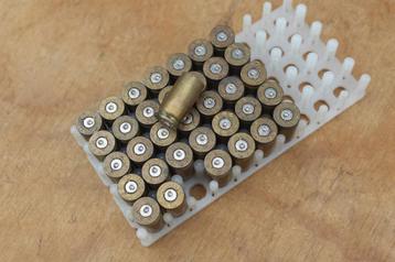 = Canadese Lege Afgeschoten 9mm Hulsjes 35 Stuks 1944= beschikbaar voor biedingen
