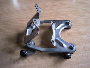 Ducati Monster accubeugel met trillingsdempers 83012282A beschikbaar voor biedingen