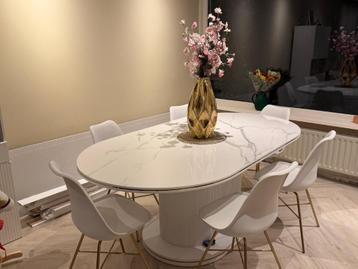 Eettafel Ibiza ovaal marmer wit Goud 2 meter met stoelen beschikbaar voor biedingen