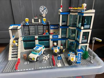 Lego politiebureau 7498 beschikbaar voor biedingen