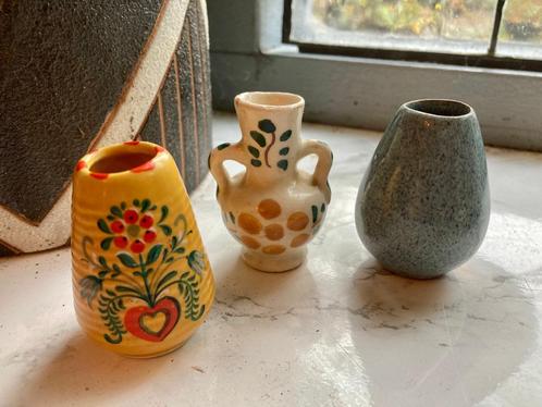 Vintage mini 3 vaasjes kleine potjes keramiek folklore retro, Antiek en Kunst, Antiek | Keramiek en Aardewerk, Ophalen of Verzenden